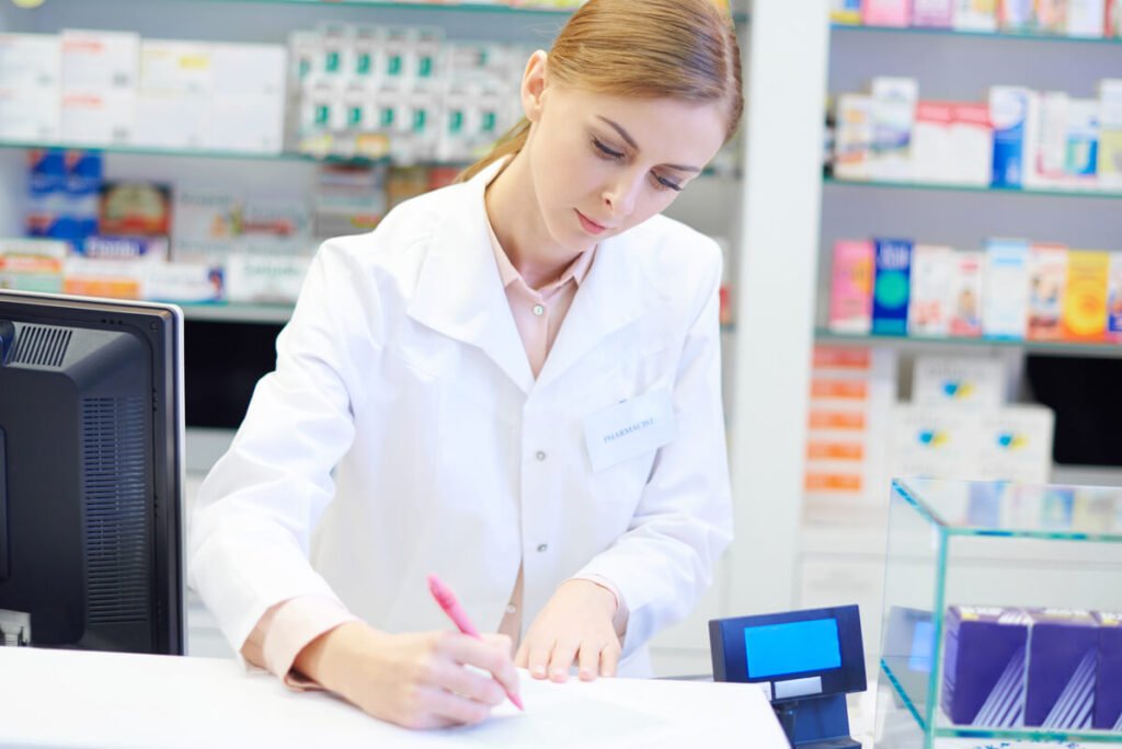 Je ne veux plus être préparateur en pharmacie : quelles reconversions ? 2