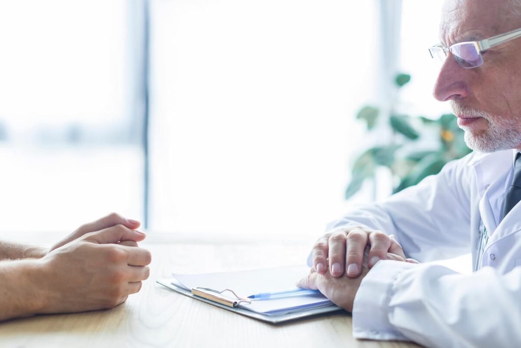 Le Tercian fait-il grossir ? Ce qu'il faut savoir 3 Échange entre un médecin et son patient autour des effets métaboliques d'un neuroleptique.