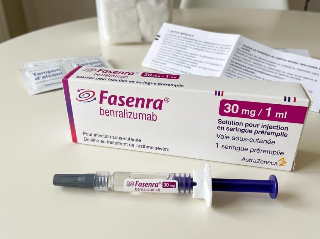 Seringue préremplie de Fasenra benralizumab pour injection sous-cutanée dans l'asthme sévère.