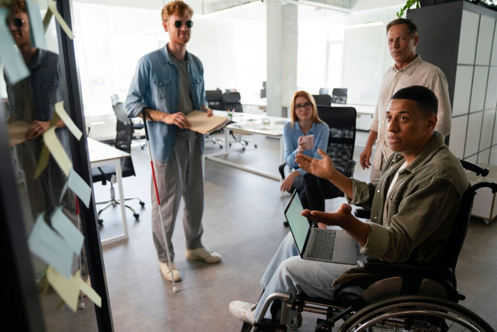 Conséquence d'une démission en Ésat : droits financiers, AAH et maintien de l'orientation 2 Travailleur en situation de handicap en atelier de conditionnement au sein d'un ESAT.